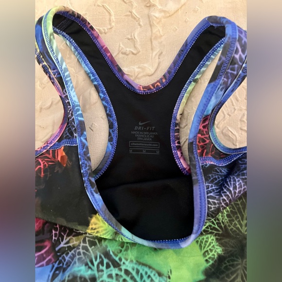 Nike sports bra - Picture 2 of 6